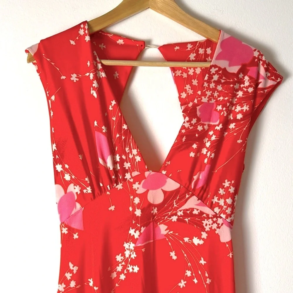 Elegant Red Floral Maxi Dress - Picture 3 of 8